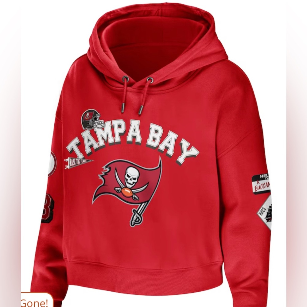 WEAR by Erin Andrews Red Tampa Bay Buccaneers Modest Cropped Pullover Hoodie